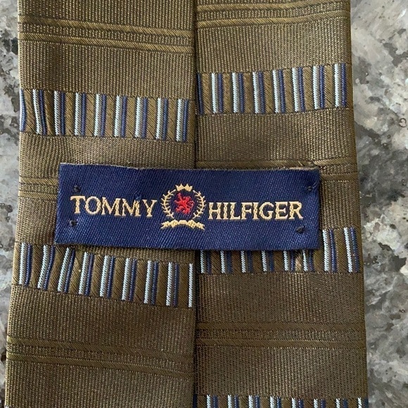 Tommy Hilfiger 100% silk imported dark green tie - Picture 2 of 10